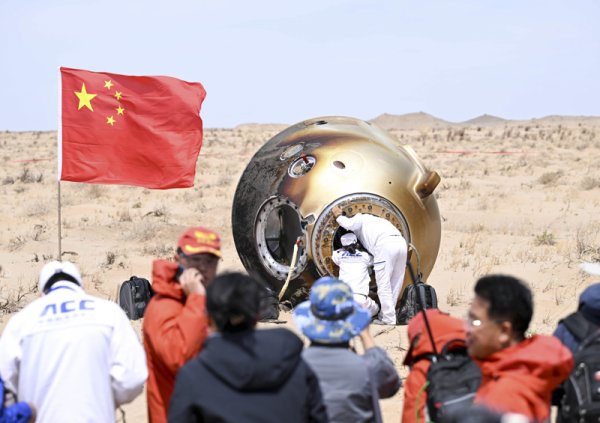 高忆管理 在航天员回家最为关键的“生死时速”阶段，这是最后一道“保险”